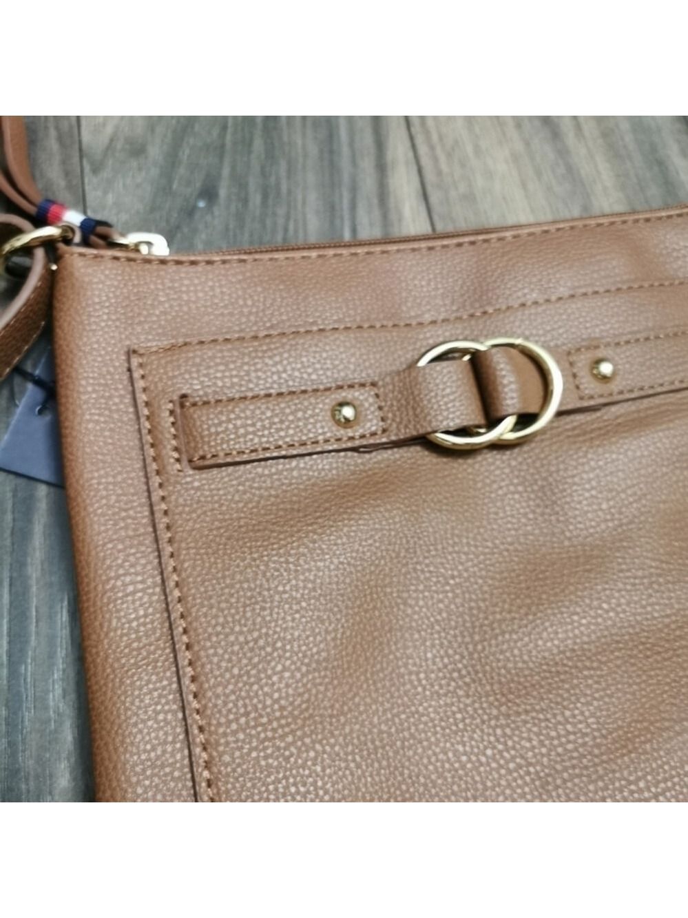 Tommy Hilfiger brown leather crossbody sling bag - Picture 6 of 12